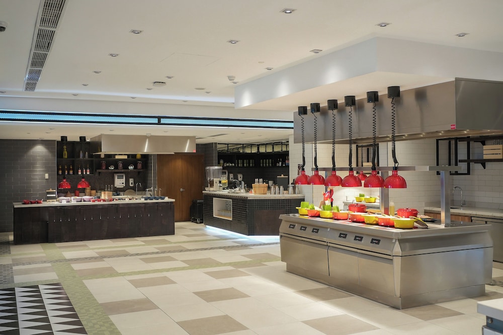 ibis Styles Manila Araneta City 10/66
