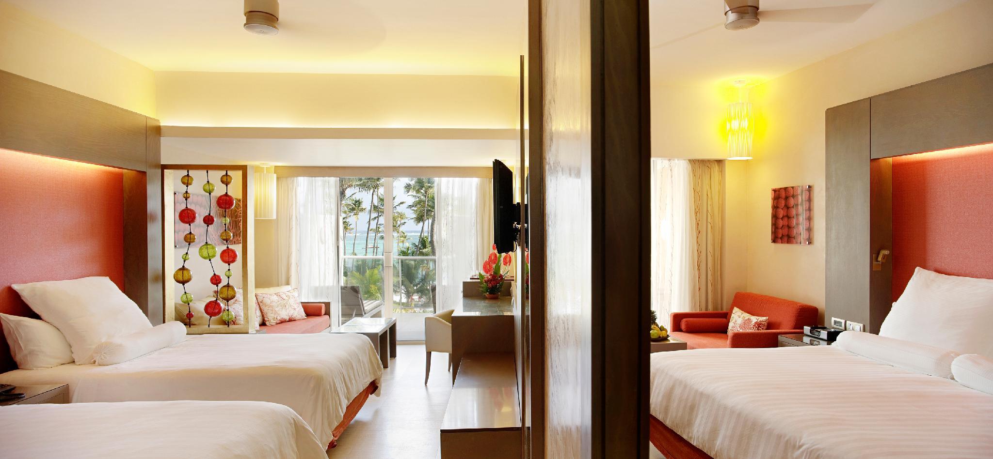 Junior Suite, Family, 1 King and 2 Double Beds, Premium Level