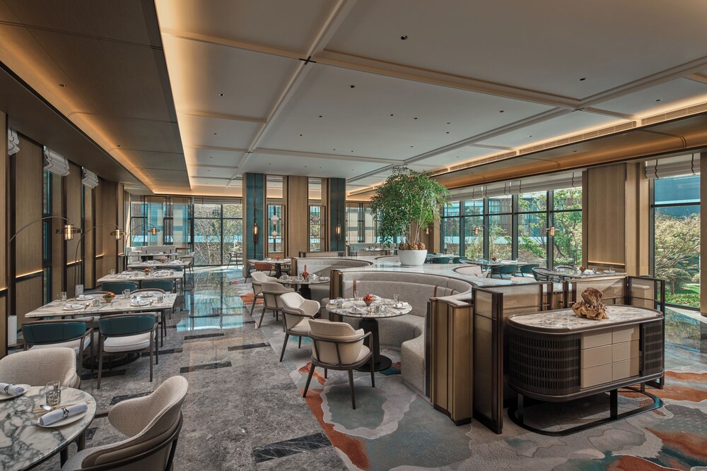 Hyatt Regency Huangshan Hengjiangwan 46/65