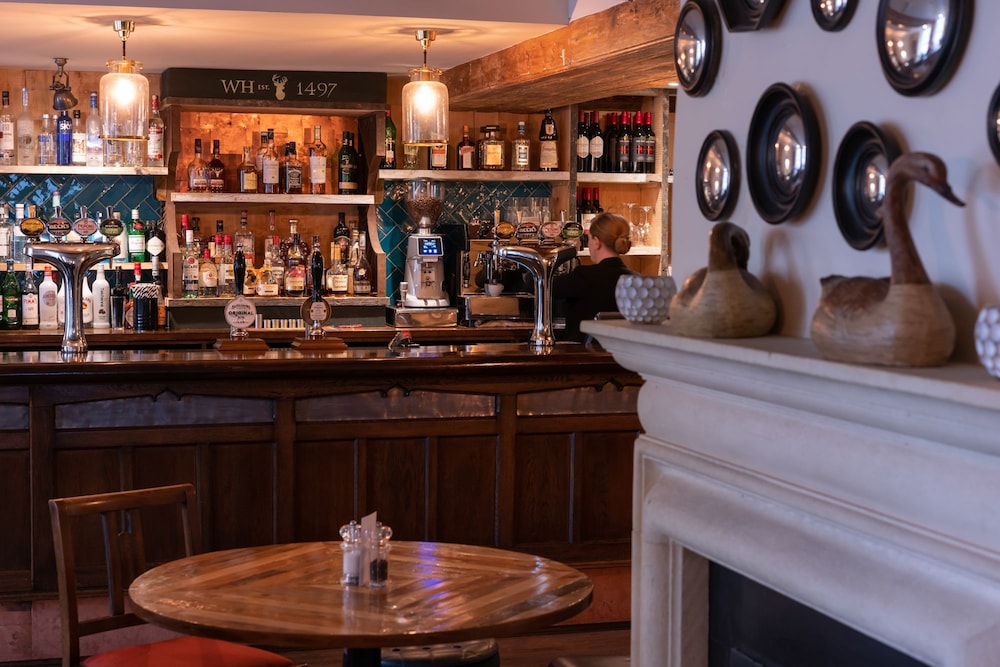 THE WHITE HART HOTEL 35/48