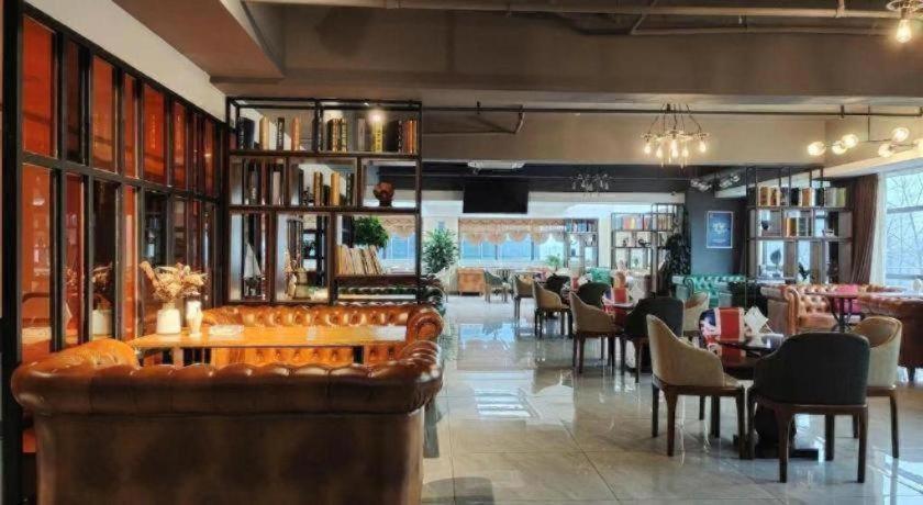 James Joyce Coffetel Chengdu (Shuangliu Airport Haibing City Wanda) 43/43