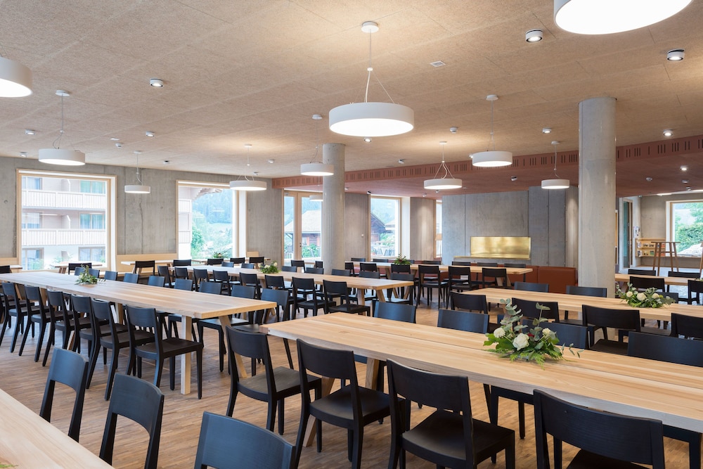 Saanen Gstaad Youth Hostel 34/41