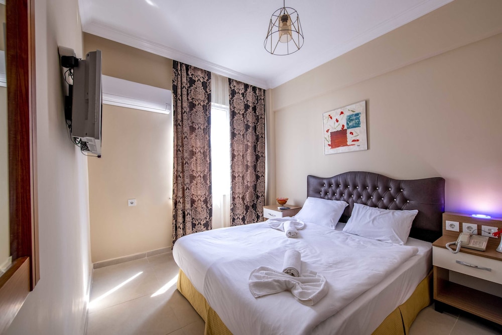 CITY, DOUBLE BED