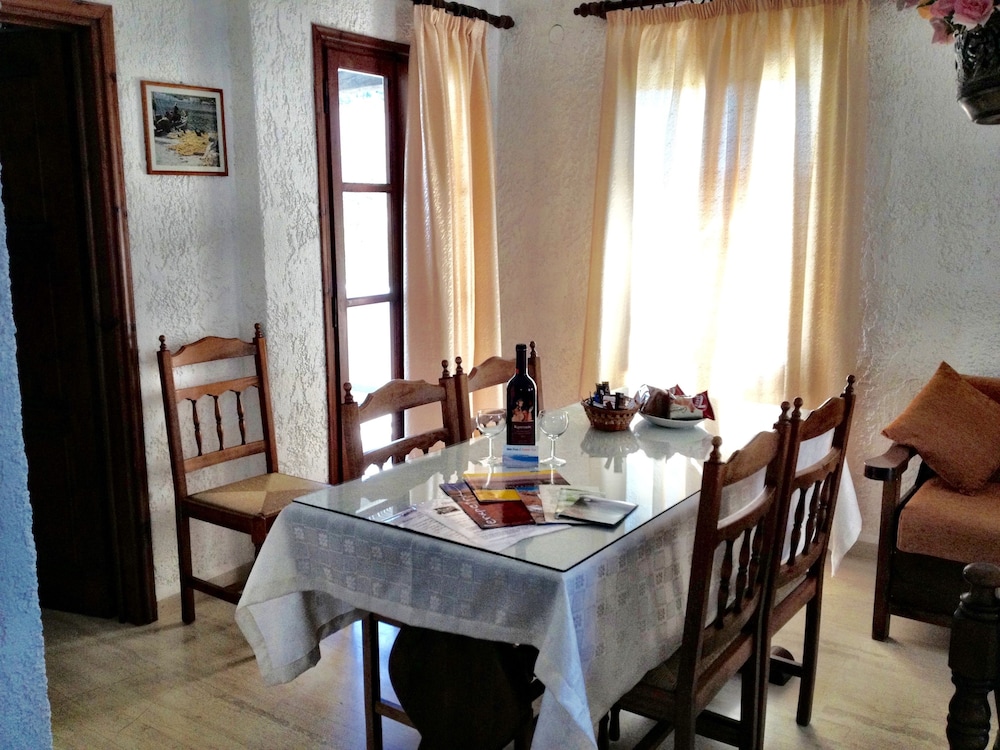 Filoxenia Villa 34/50