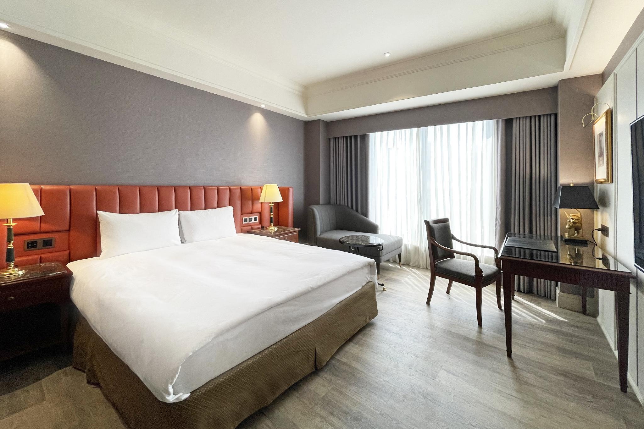 Deluxe, King Bed