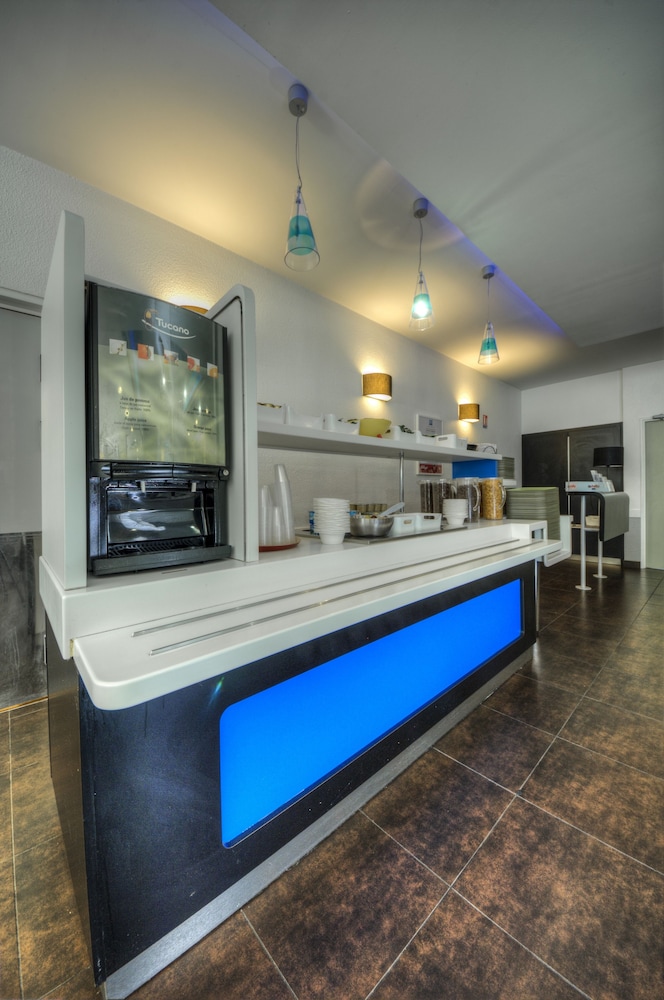 Ibis Budget Paris Porte De Montmartre 9/60