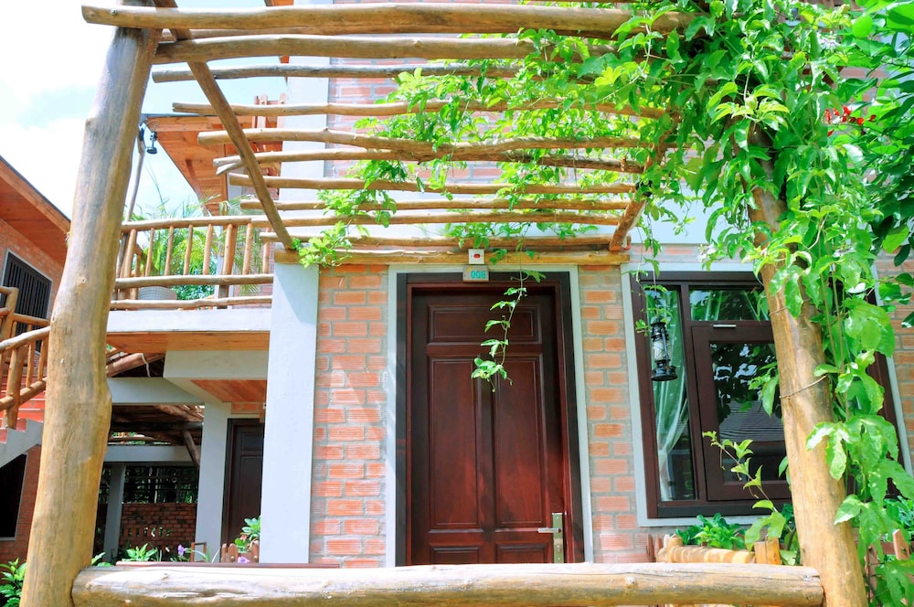 Vela Phu Quoc Resort 5/98