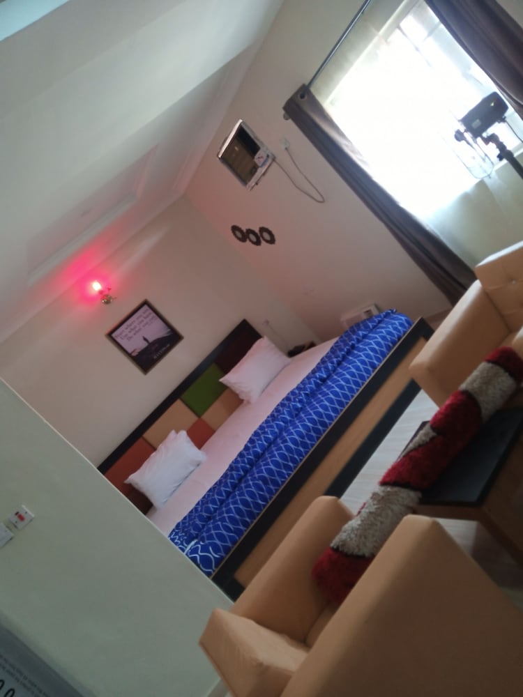 Jimson International Hotel And Suites 11/21