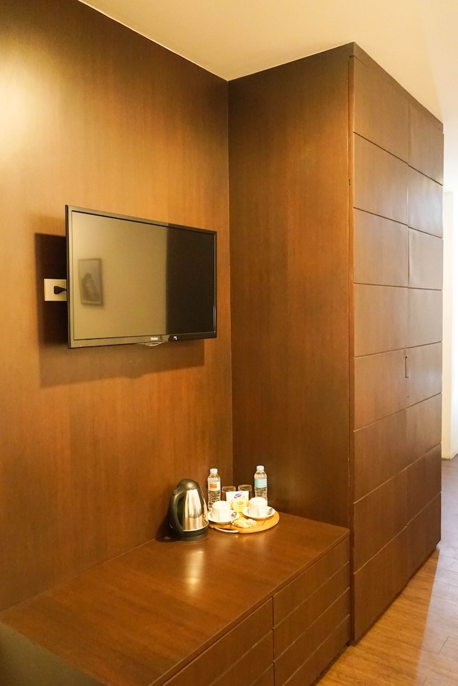 Tacloban Plaza Hotel 47/51