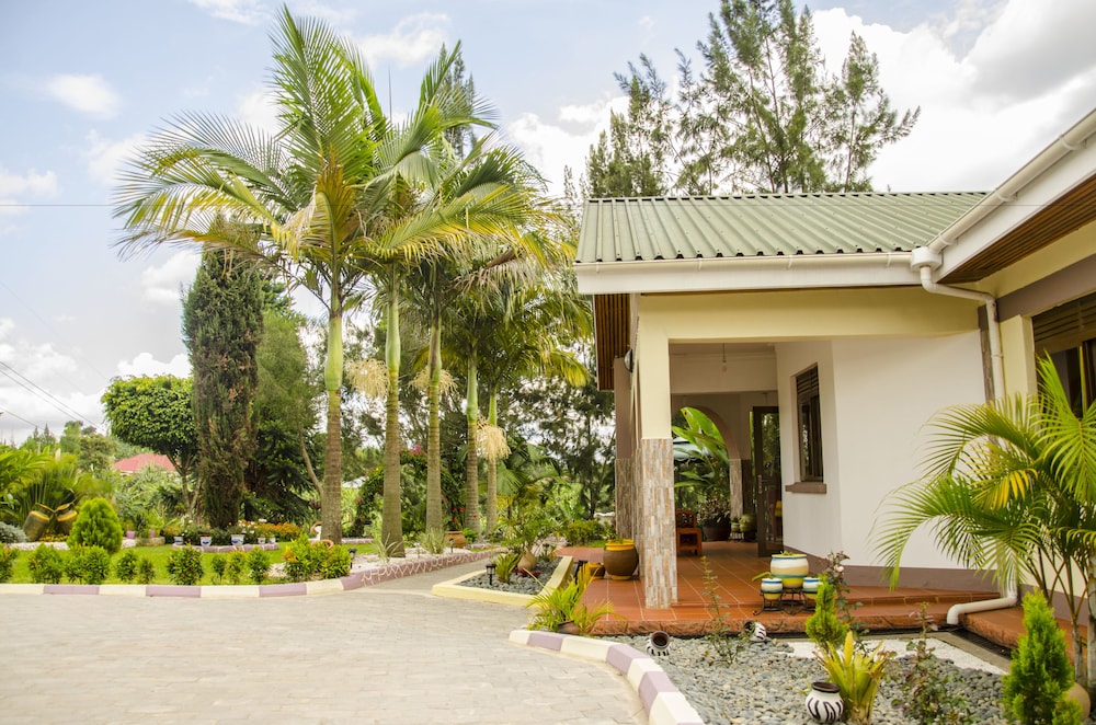 Sheevy's Bed N Breakfast 2/29