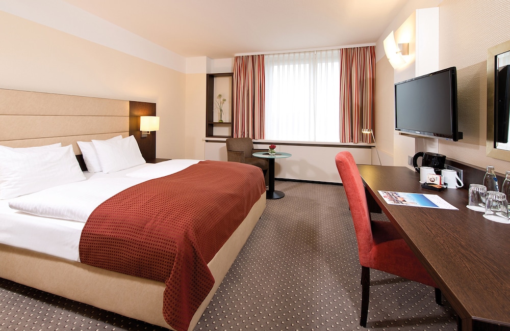 Leonardo Hotel Munich Arabellapark Ex Holiday Inn Munich Effnerstrasse 27/65