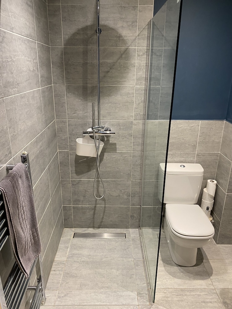 The Tower Arms Hotel 45/50