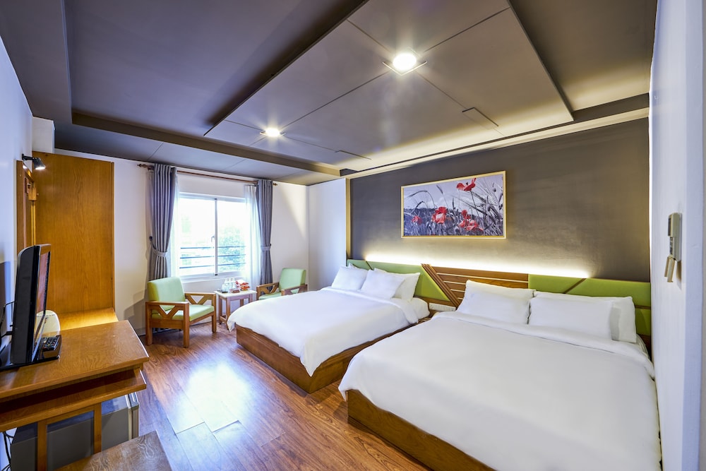 The Noble Swan Saigon 37/64