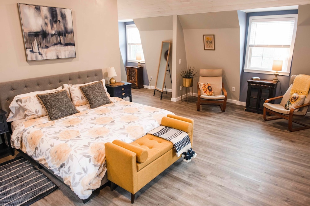 Moonshadow Bed and Breakfast 55/69