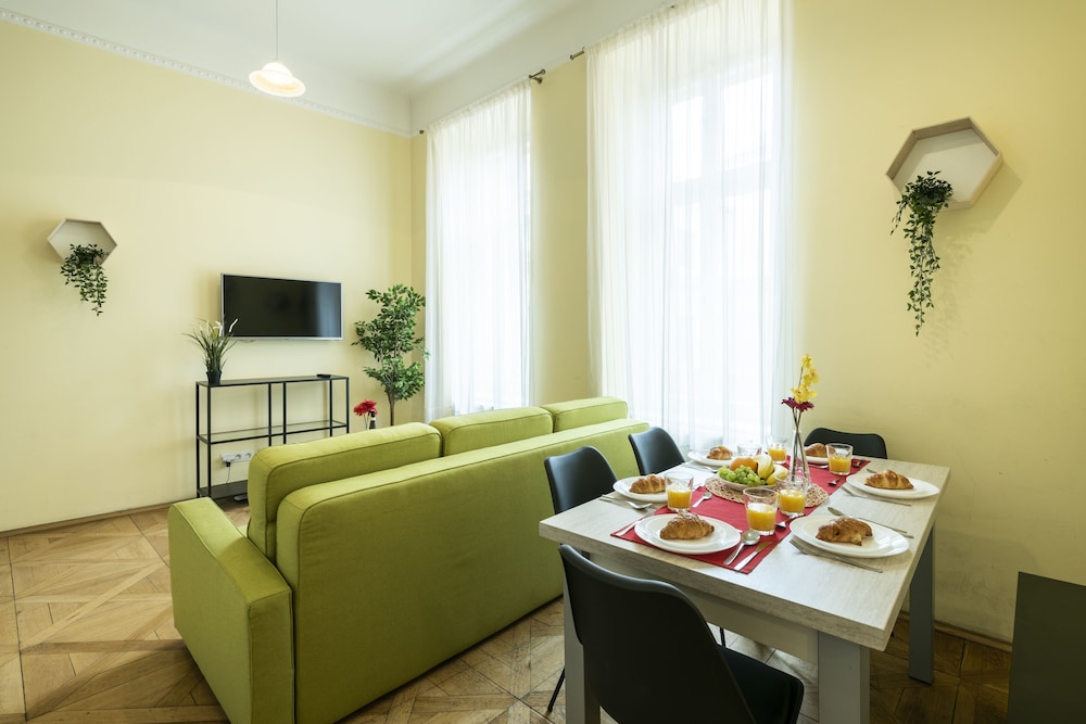 Hybernska Apartments 40/50