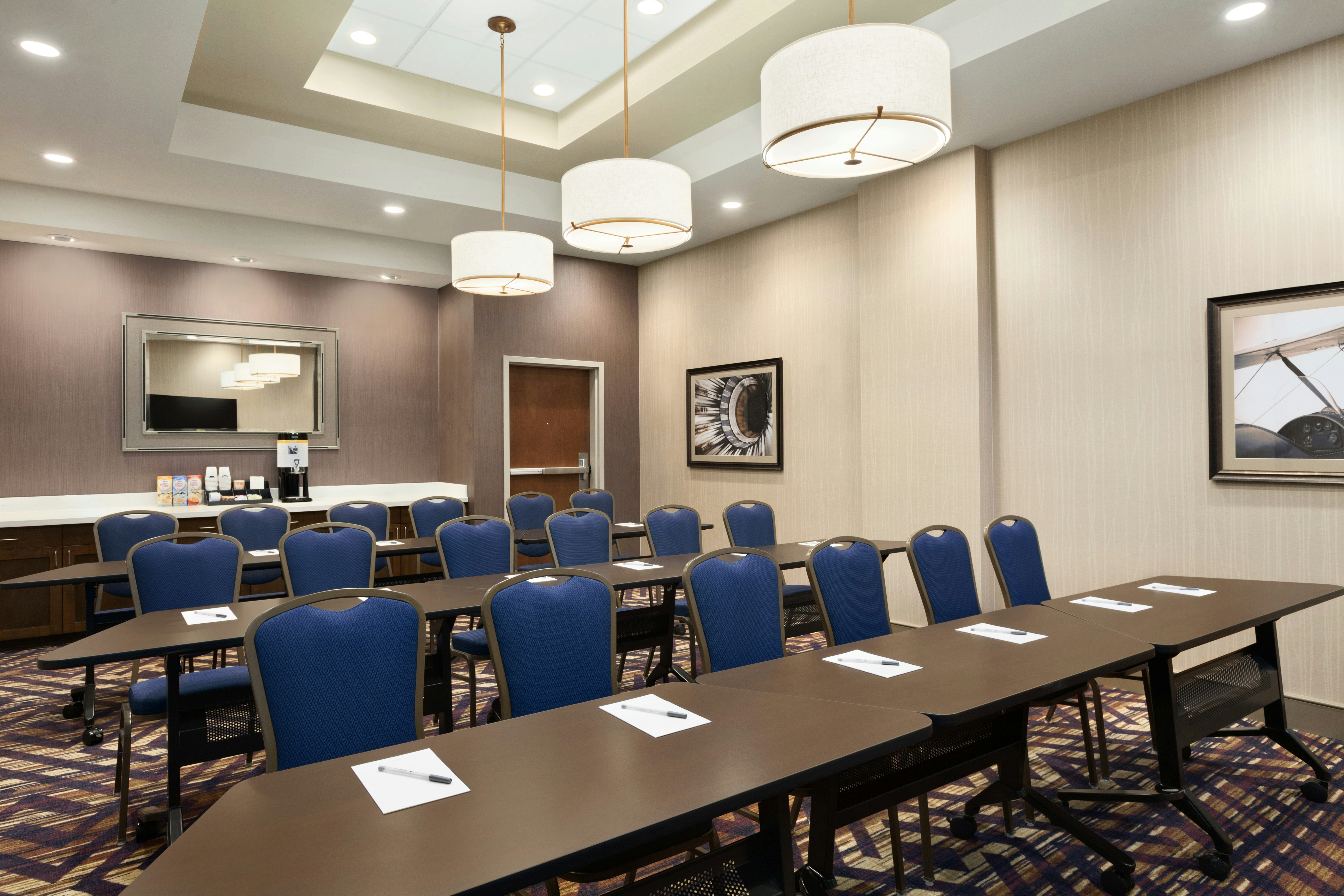 Hampton Inn Suites Seattle Renton 46/53