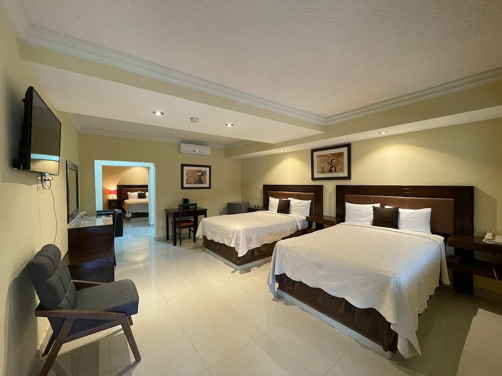 Hotel San Ignacio Inn 11/40