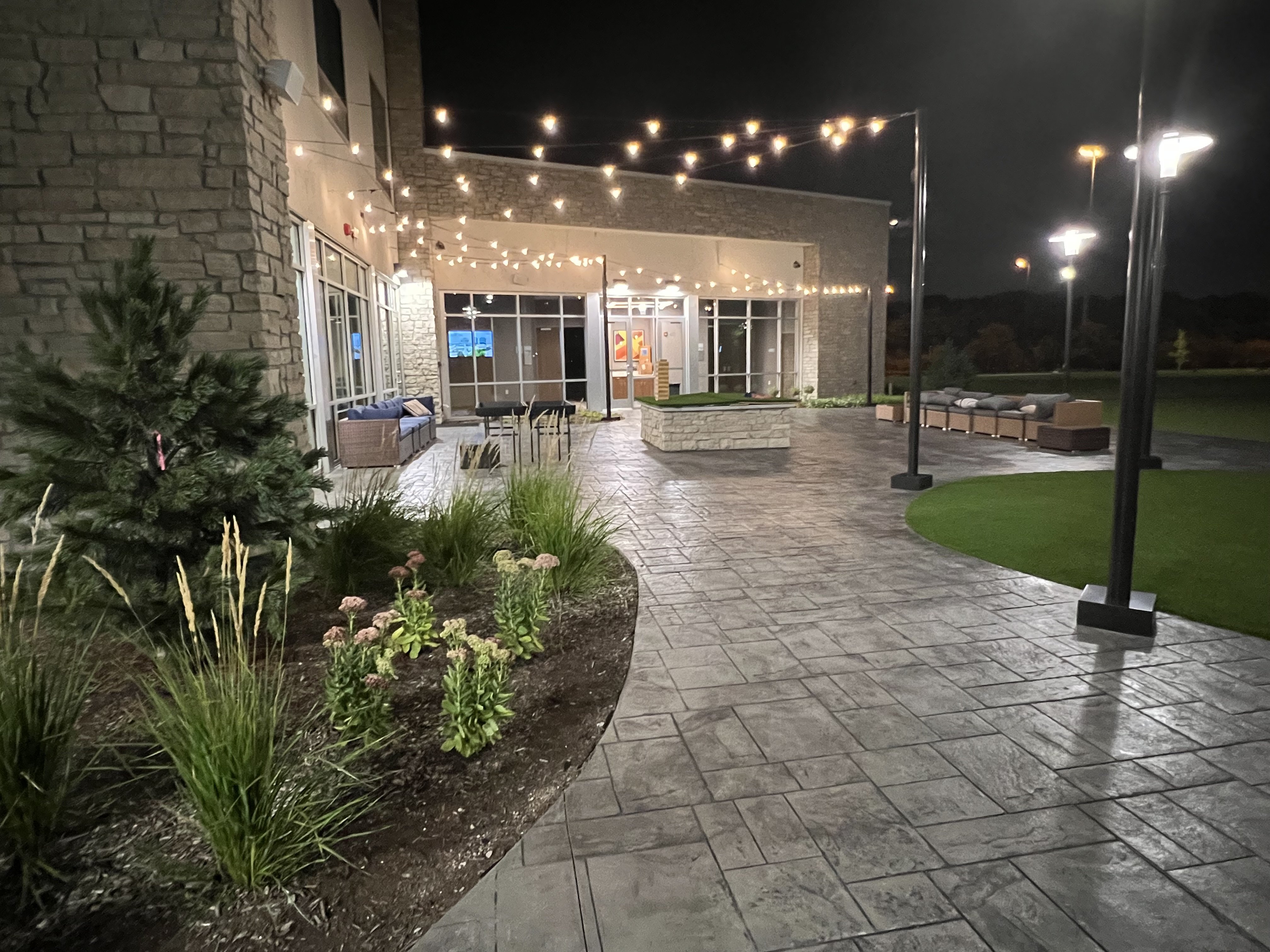 Holiday Inn Express & Suites Chicago Schaumburg, an IHG Hotel 50/50