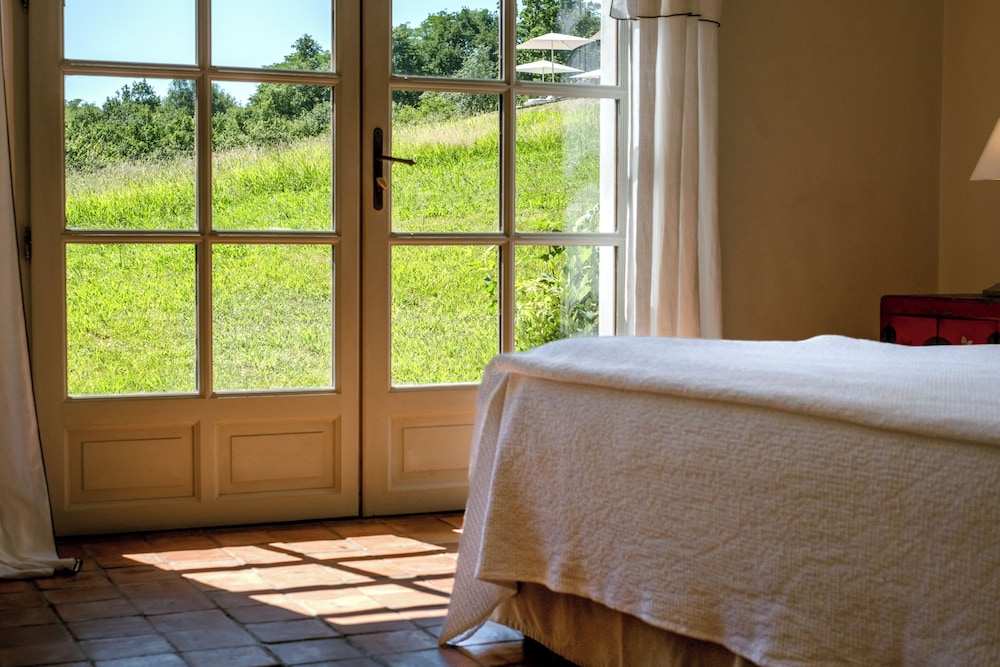 Hotel The Originals Auberge Ostape 10/50