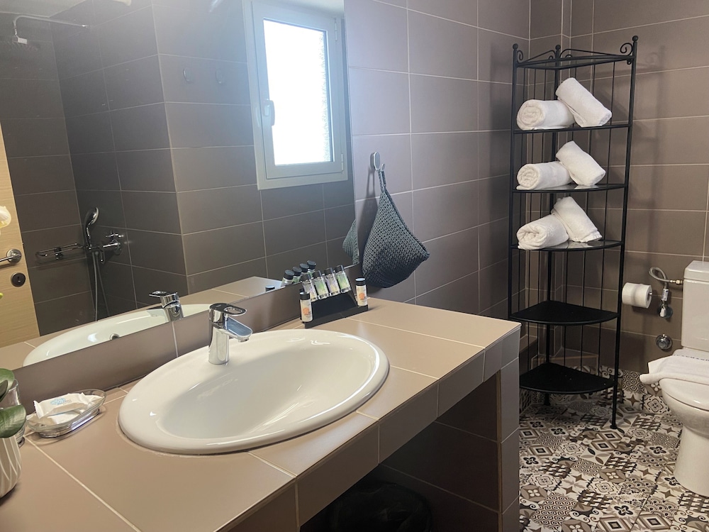 Connect Suites 40/48