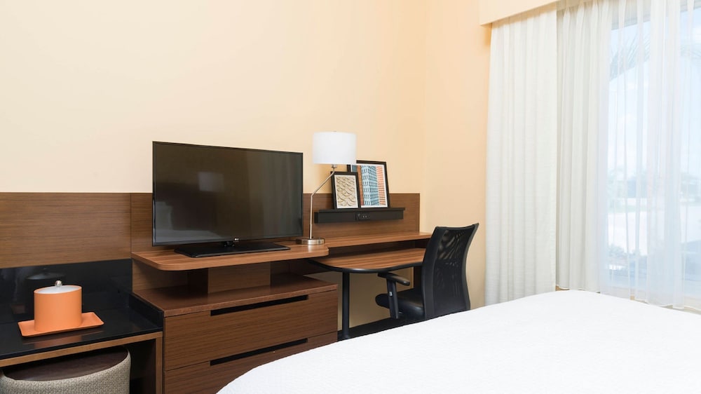 Fairfield Inn Suites Flagstaff East 15/38