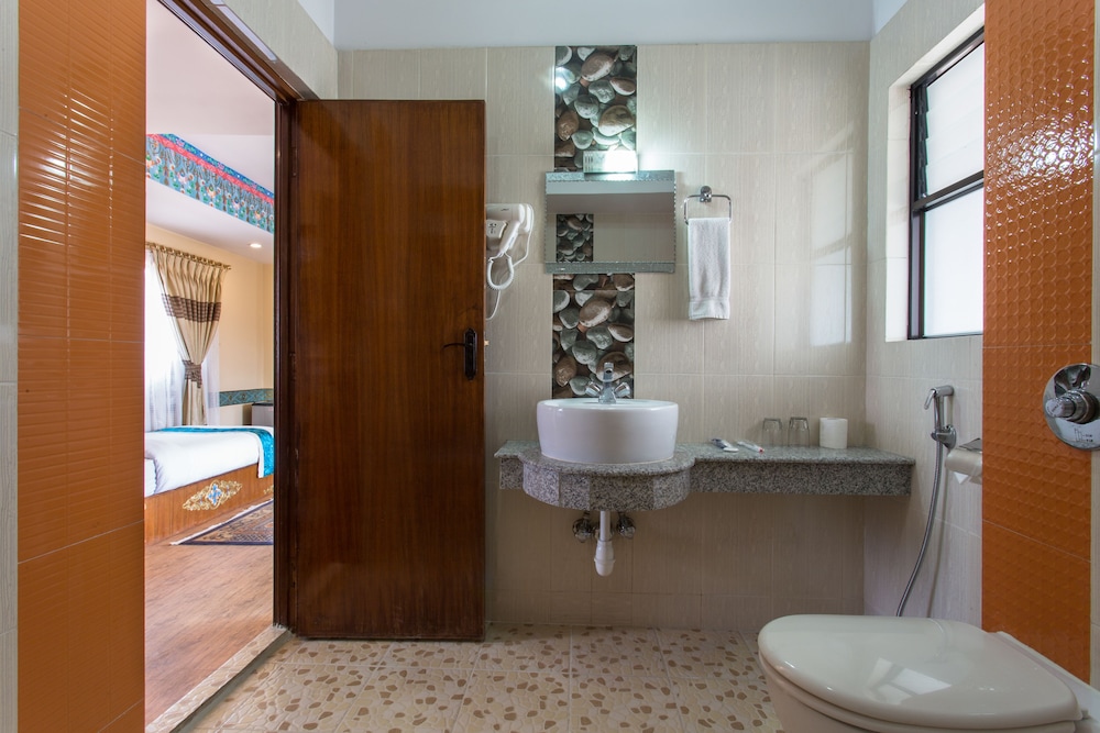 Hotel Yukhang 50/50