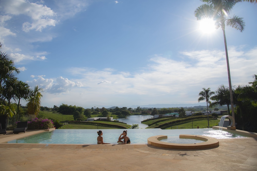 Visus Hotel Boutique and Spa 40/50