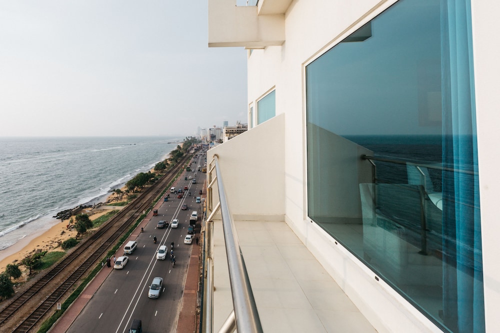 Mirage Colombo Hotel 35/81