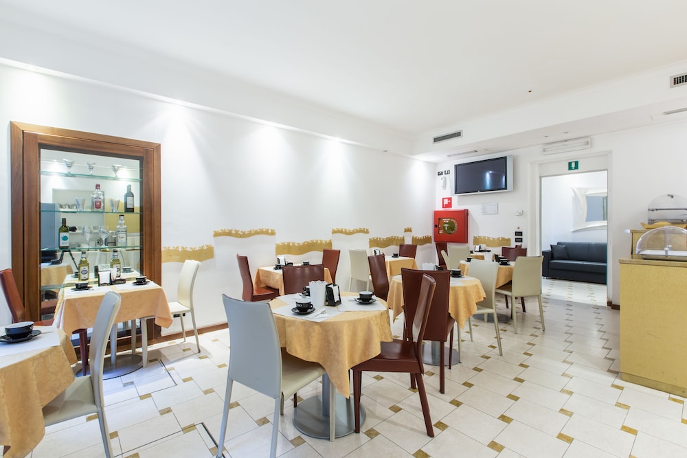 HOTEL AGLI ARTISTI 20/32