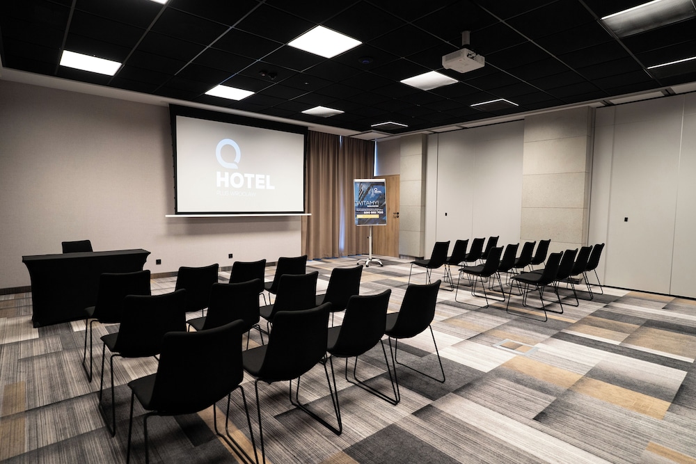 Q Hotel Plus Wroclaw 63/74