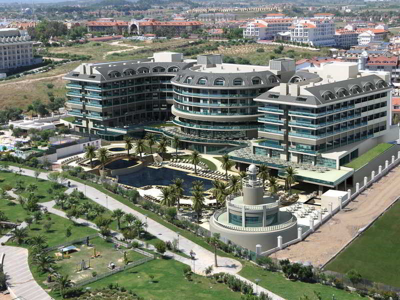 Commodore Elite Suite & Spa