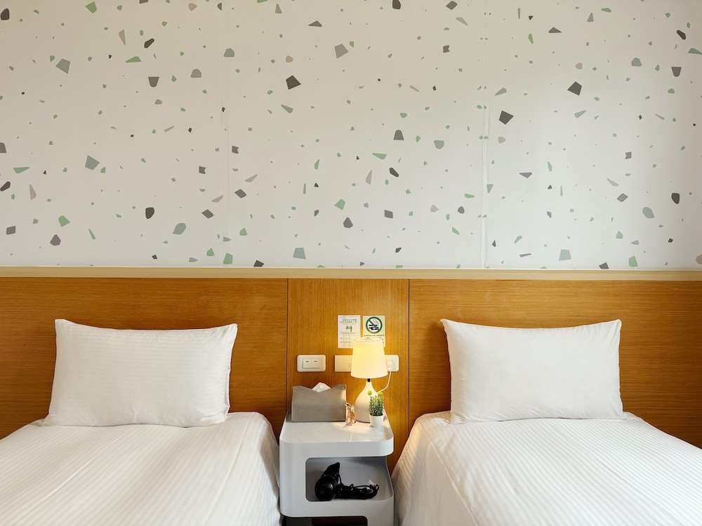 Together Hotel - Hualien Zhongshan 20/50