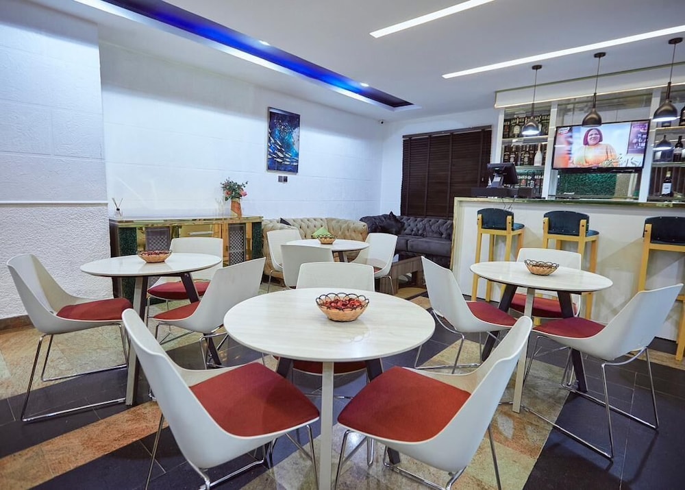 The Grosvenor Suite 31/47