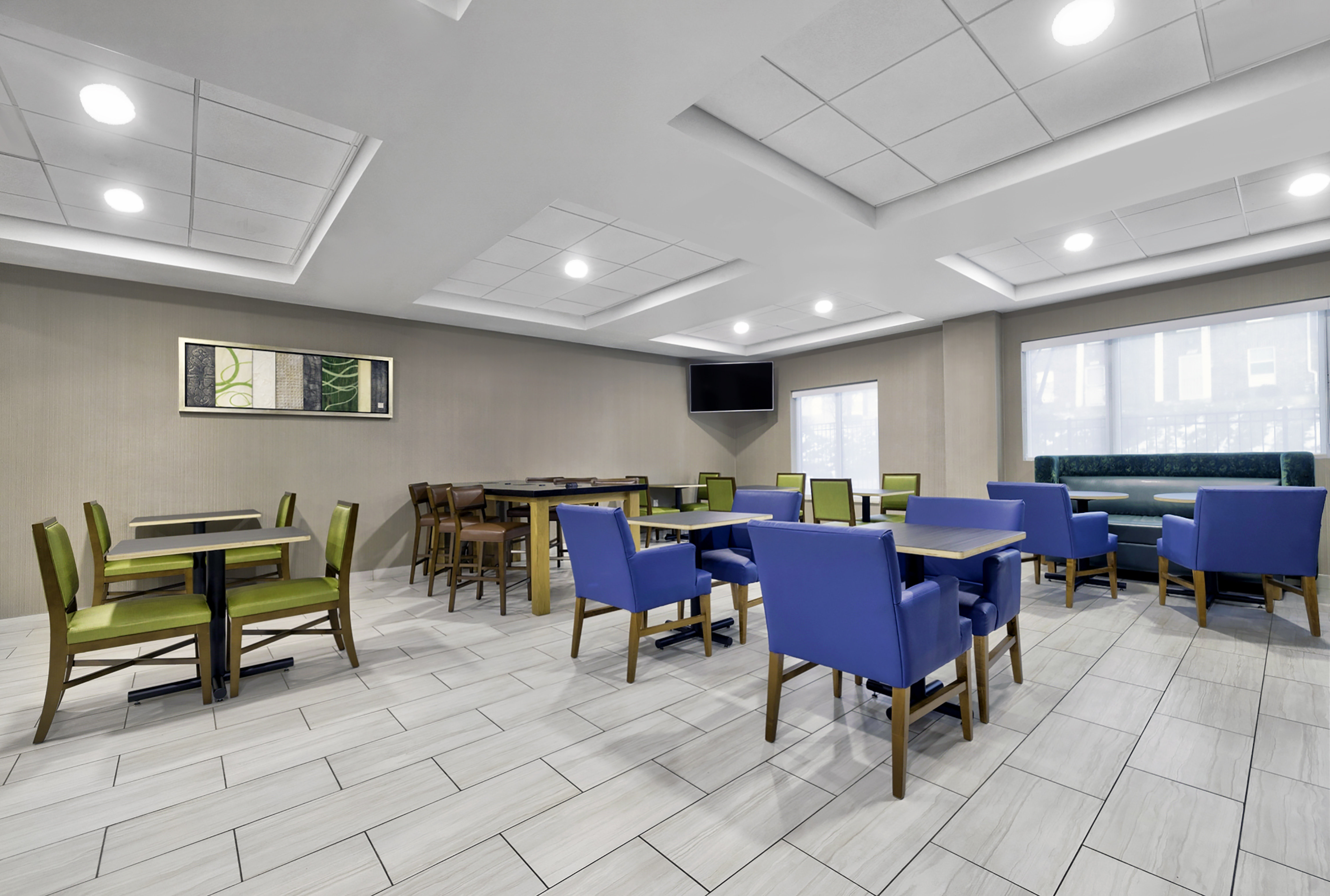 Holiday Inn Express Hotel And Suites Kansas City Grandview 62/64