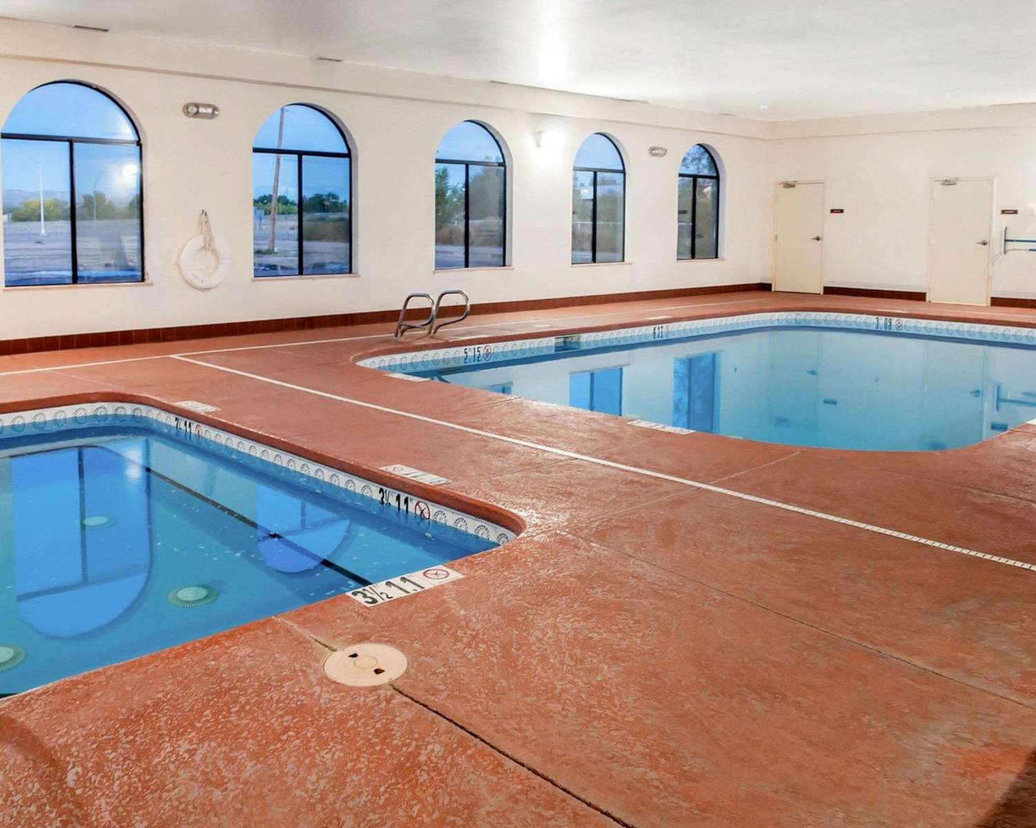 Comfort Inn & Suites Socorro, NM 20/38