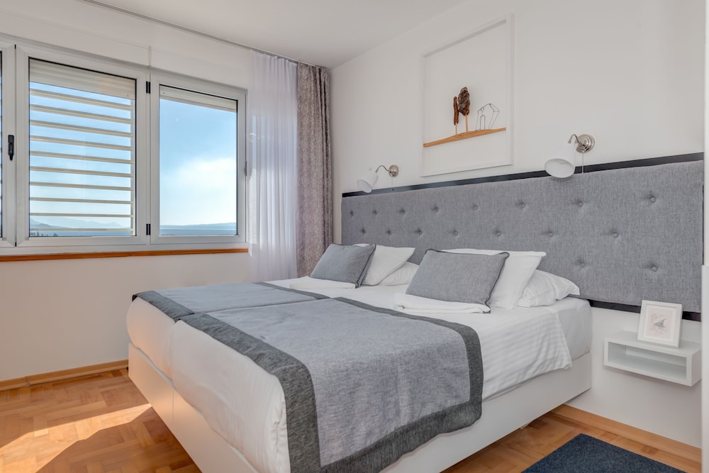 Classic, Double Bed, Sea View