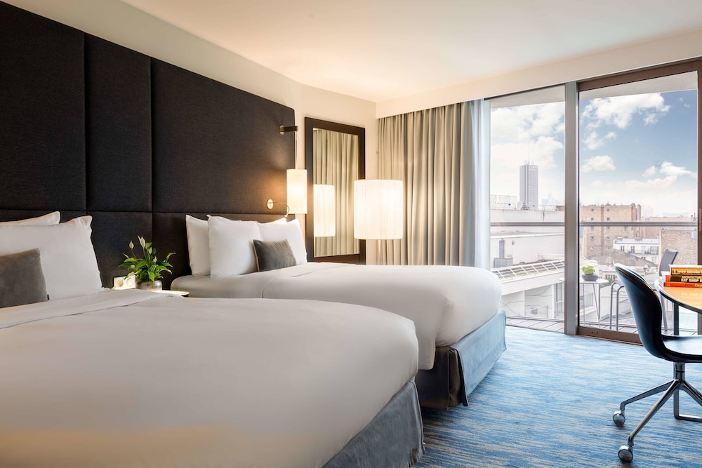 Renaissance Paris Arc de Triomphe Hotel 6/31