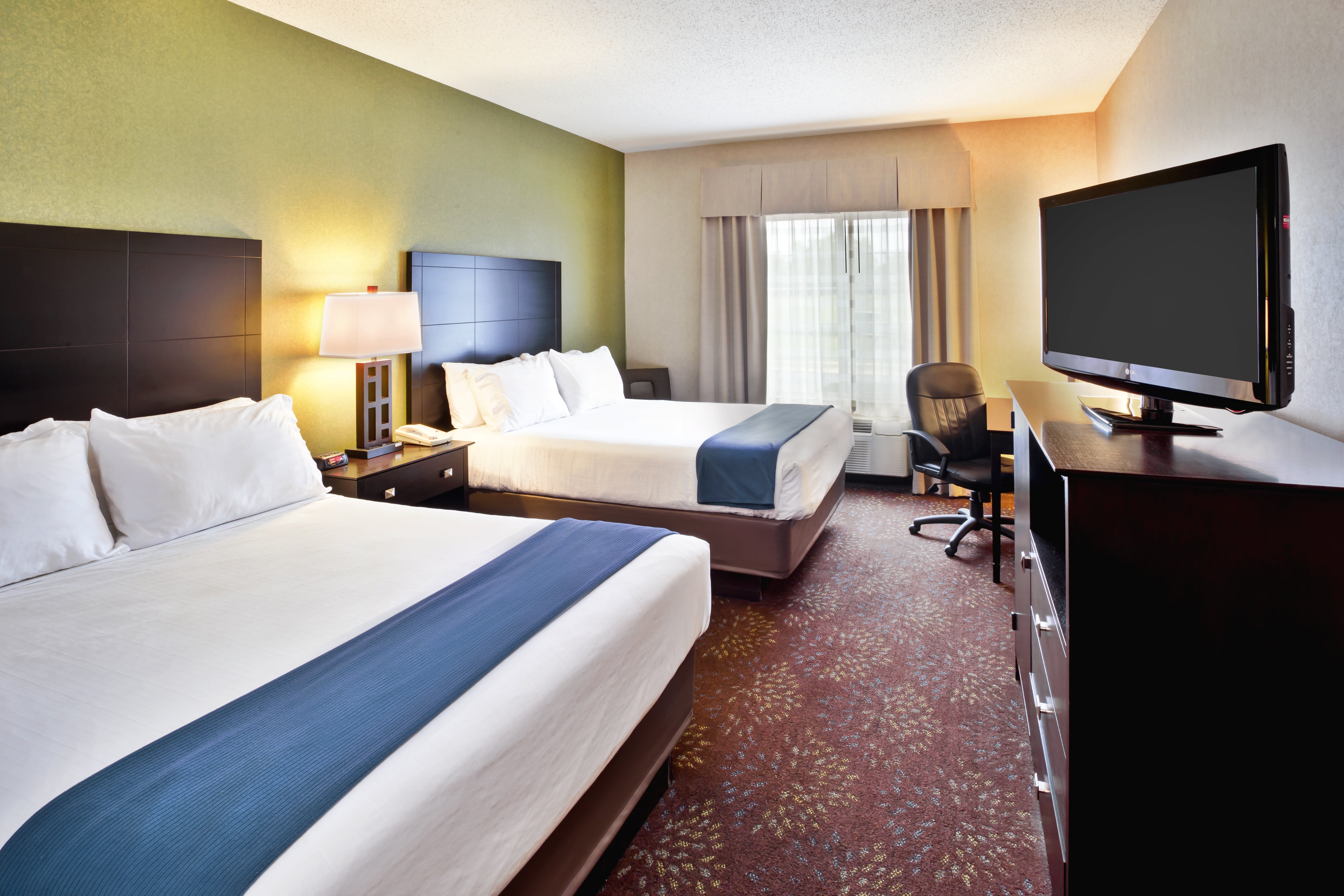 Holiday Inn Express Hotel Suites Woodhaven 25/59