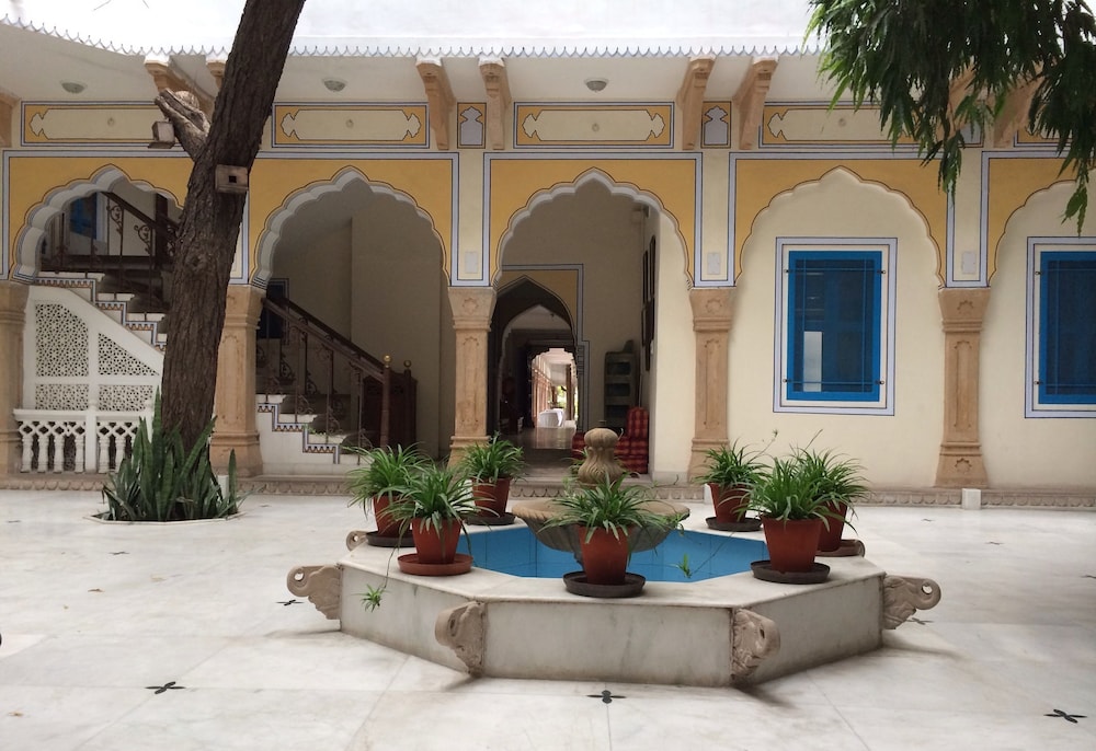 Hotel Diggi Palace 12/40