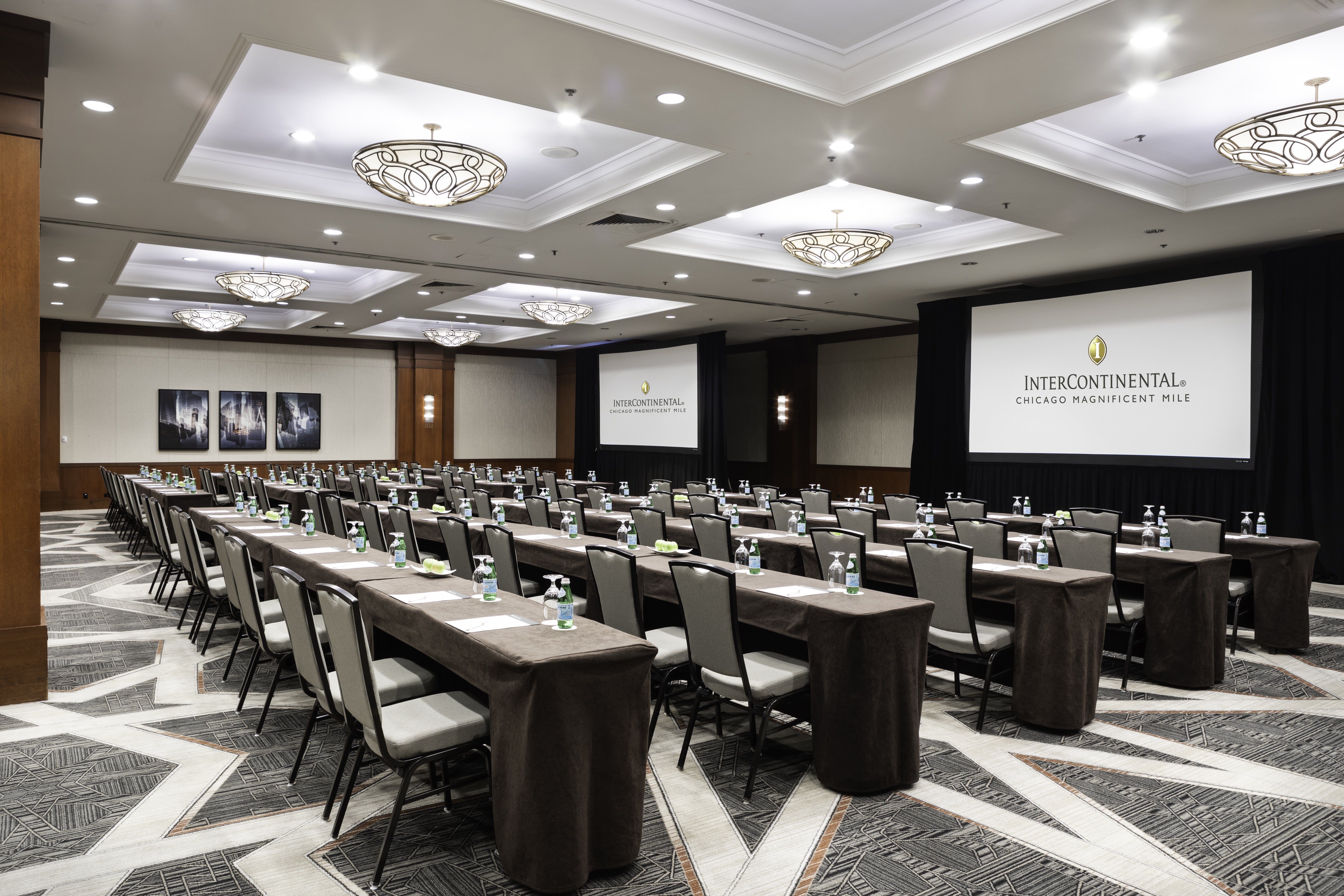 Intercontinental Chicago Magnificent Mile 39/50