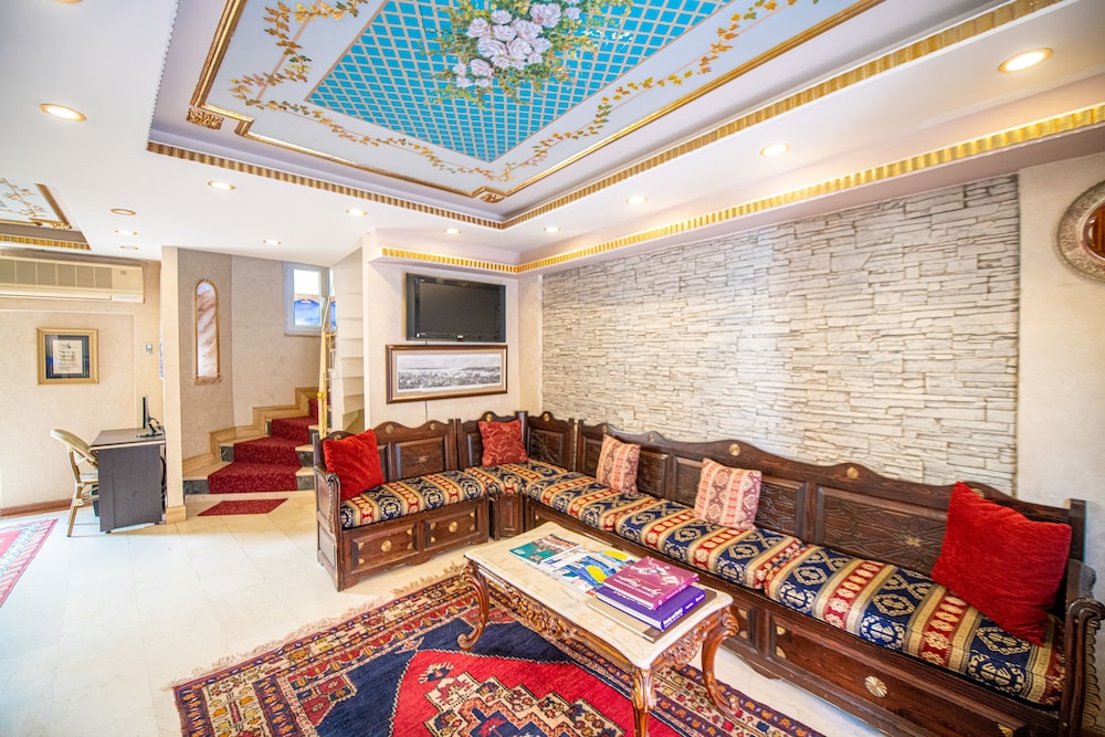 Kaftan Hotel 48/75