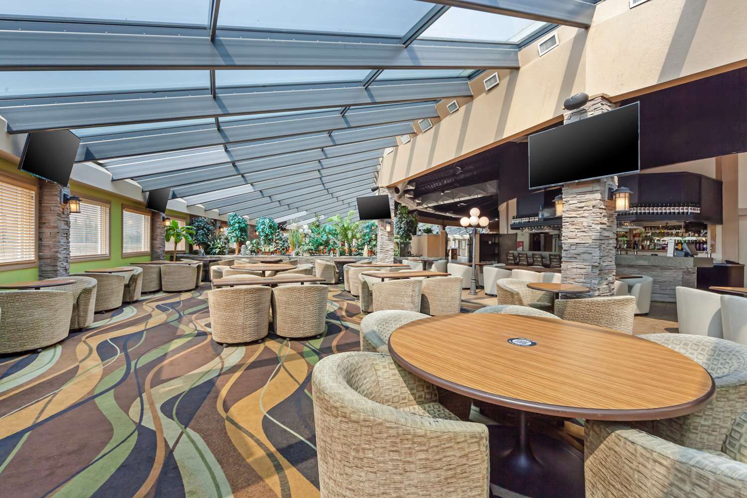 Best Western Plus Mirage Hotel and Resort 14/22