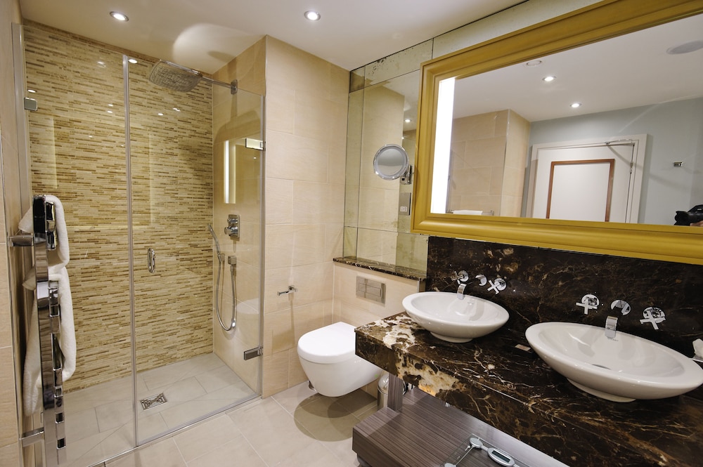 Grosvenor Pulford Hotel & Spa 62/64