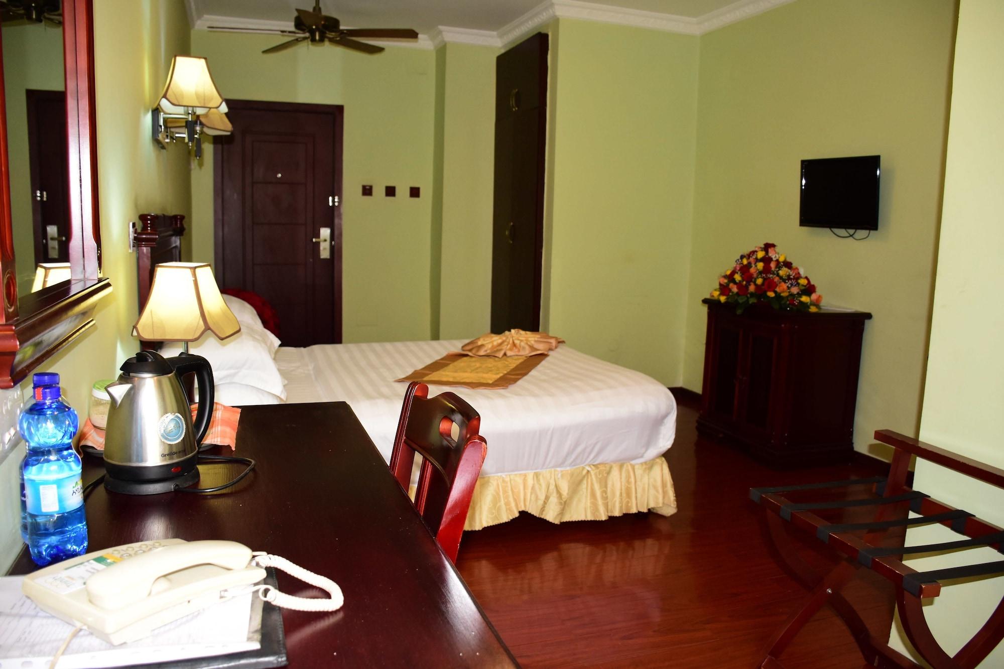 Trinity Hotel 22/43