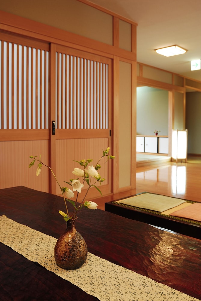 Yoshinoso Yukawaya 44/65