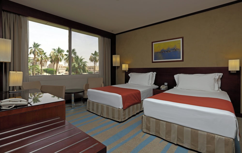 Standard, Twin Beds, Central Building, Smoking