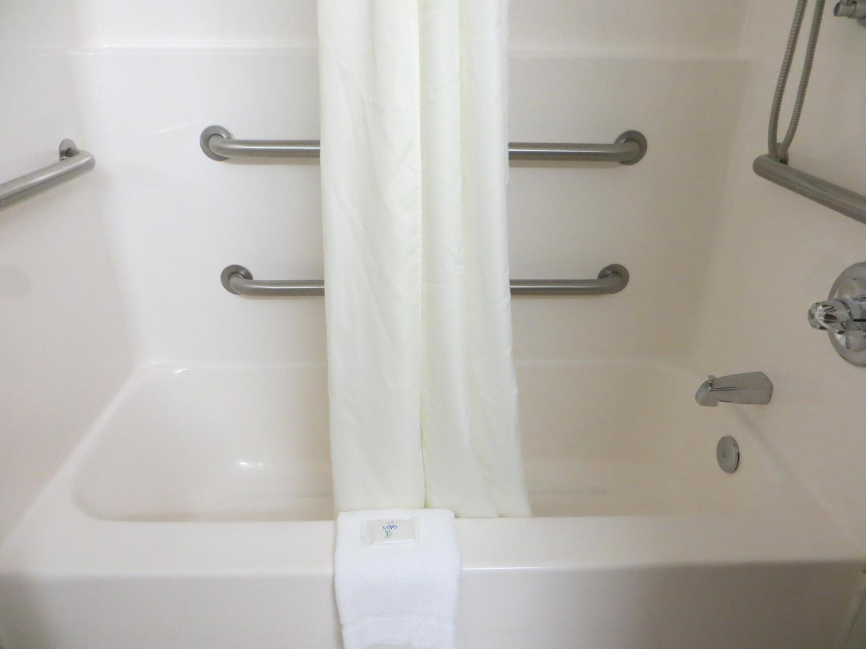 Patti's Inn & Suites 30/30