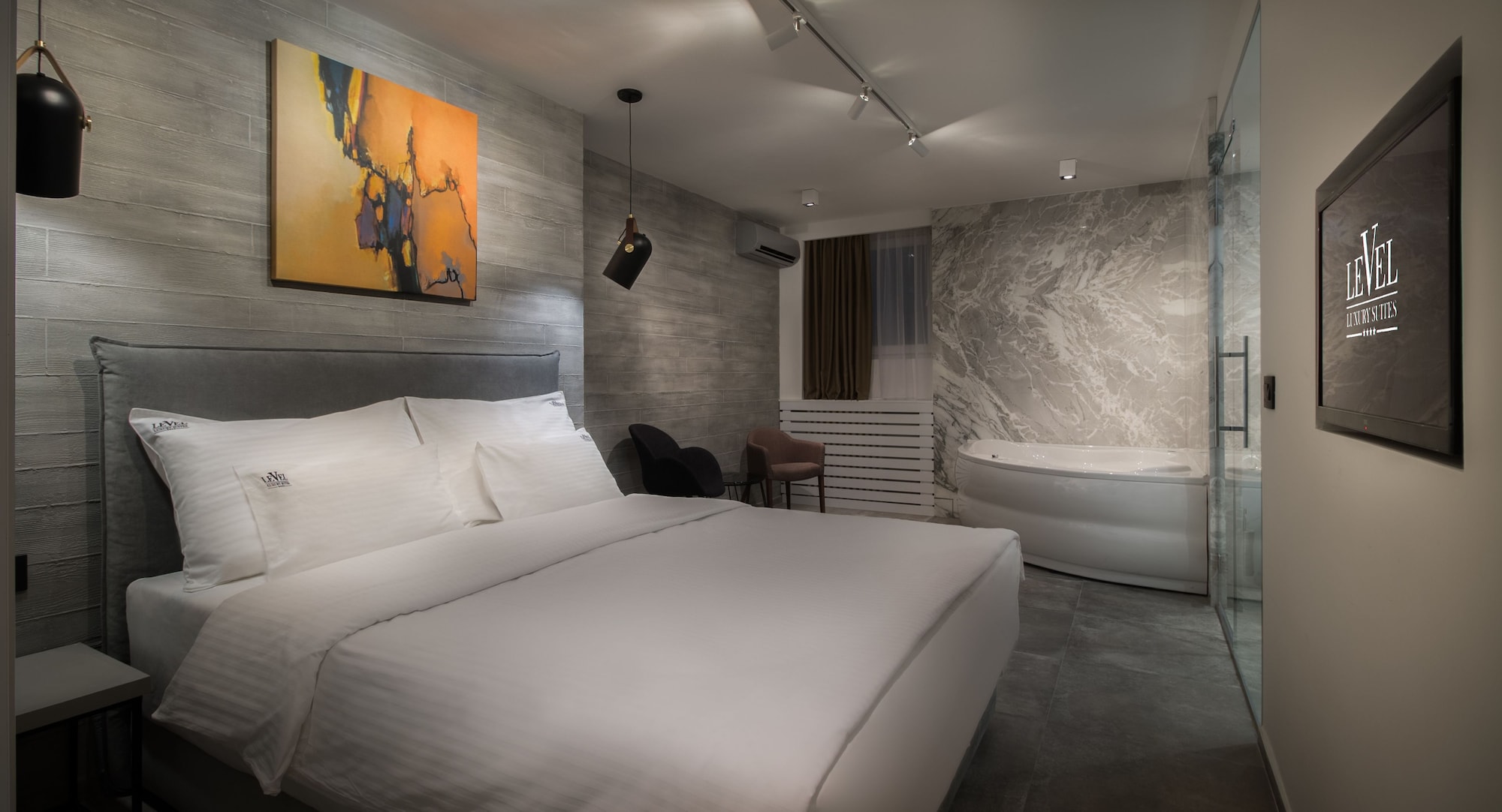 DELUXE, DOUBLE BED, JETTED TUB