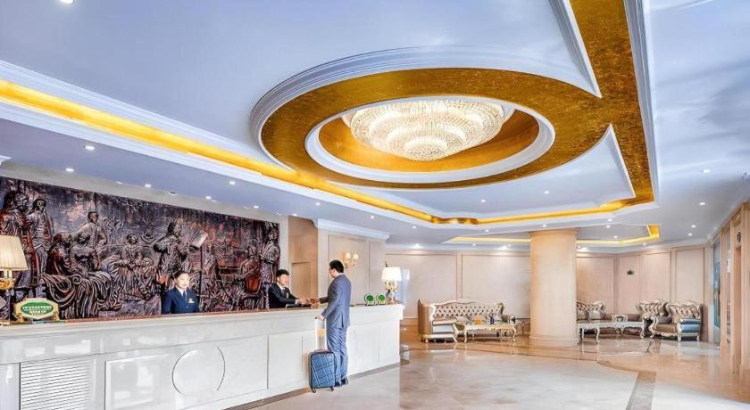Vienna Hotel (Shanghai Sijing Metro Station) 10/45