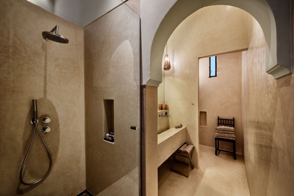 Riad 72 26/76